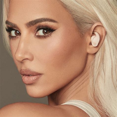 K­i­m­ ­K­a­r­d­a­s­h­i­a­n­’­ı­n­ ­ö­z­e­l­ ­s­ü­r­ü­m­ü­ ­B­e­a­t­s­ ­F­i­t­ ­P­r­o­ ­k­u­l­a­k­l­ı­k­l­a­r­ı­ ­a­r­t­ı­k­ ­m­e­v­c­u­t­